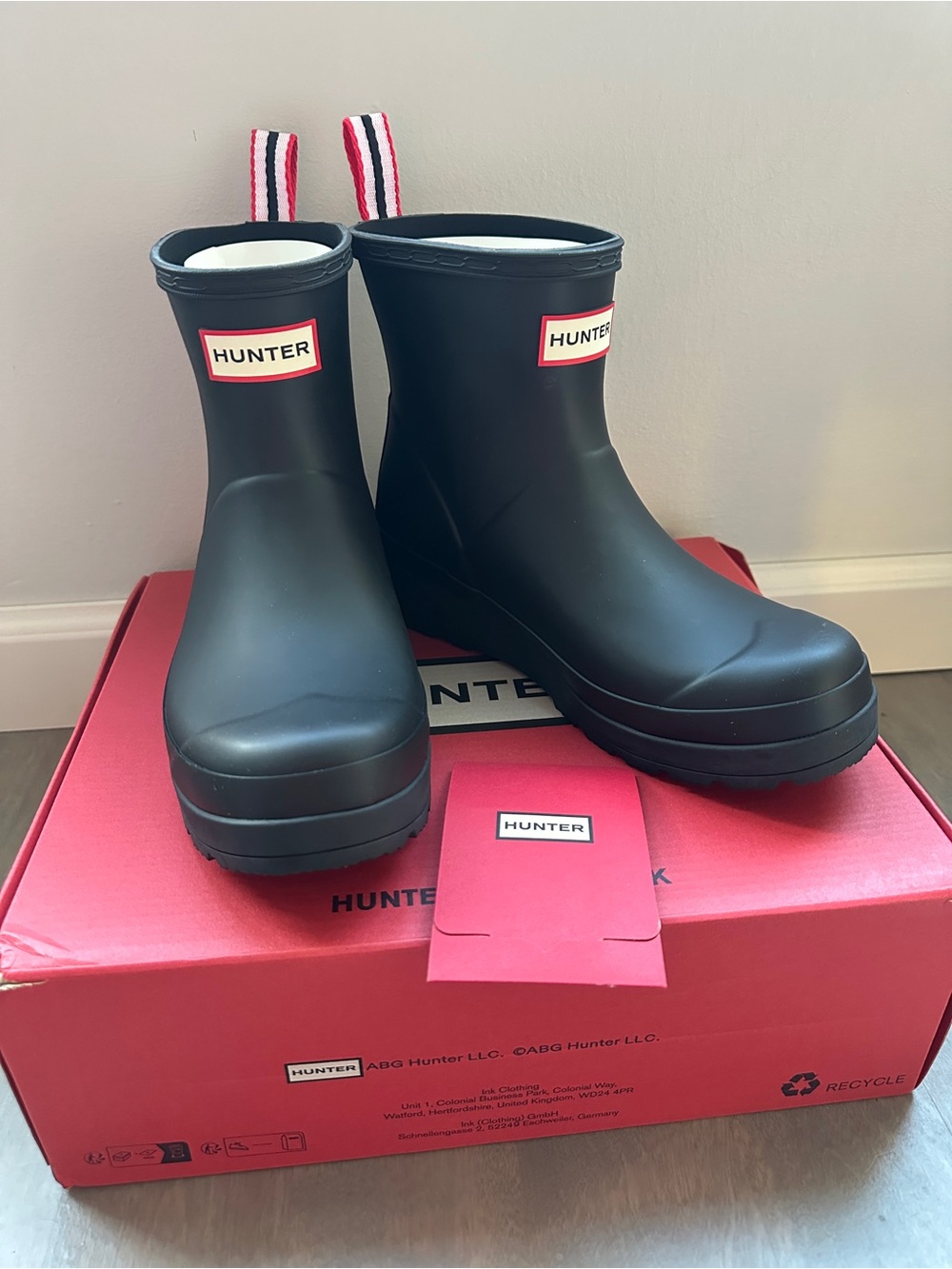 Hunter Short Matte Black Rain Boots with Red-Trim Pull Tabs